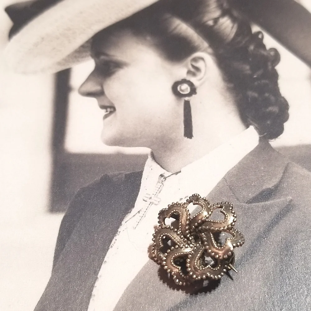 1800s Victorian Etruscan Sterling Hearts Brooch